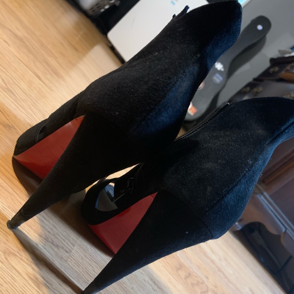 Red bottoms worn once